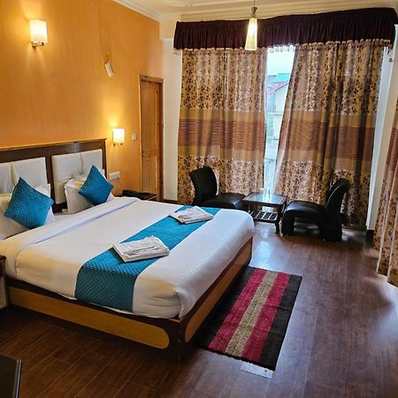 Hotel Akash Regency Manāli エクステリア 写真