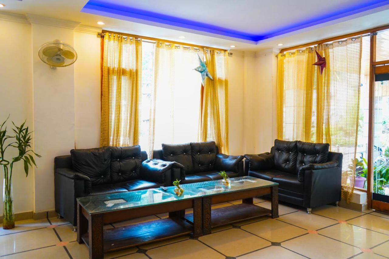 Hotel Akash Regency Manāli エクステリア 写真