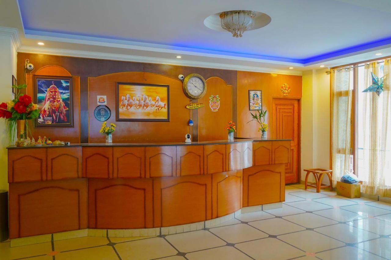 Hotel Akash Regency Manāli エクステリア 写真