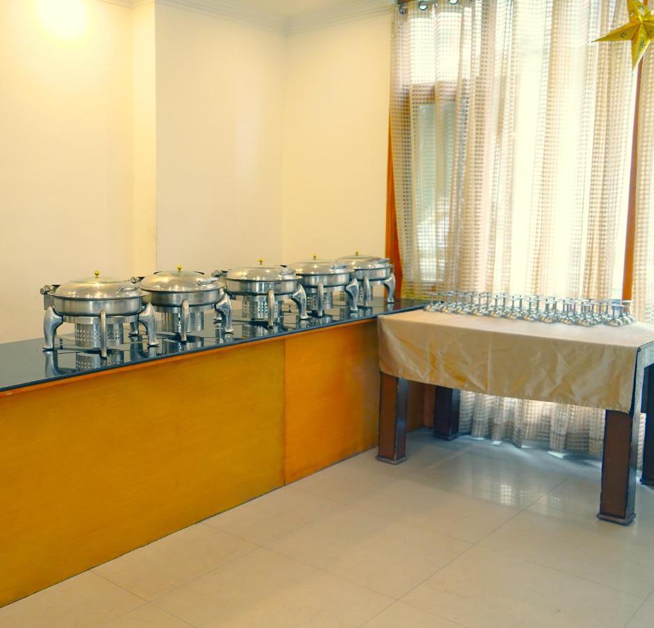 Hotel Akash Regency Manāli エクステリア 写真