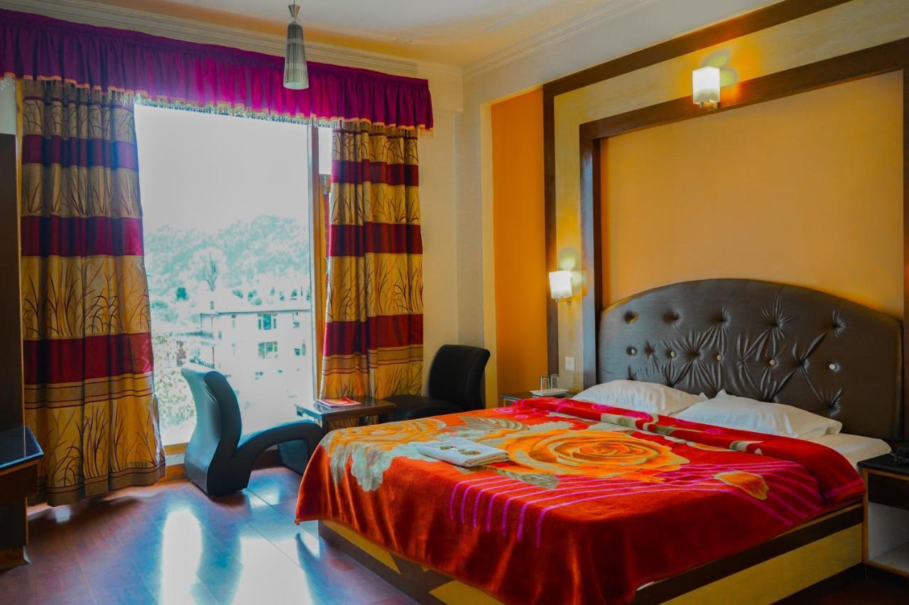 Hotel Akash Regency Manāli エクステリア 写真