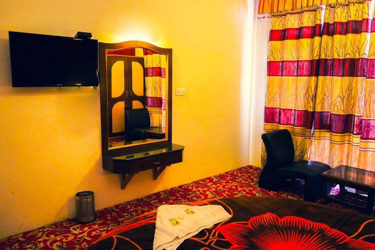 Hotel Akash Regency Manāli エクステリア 写真