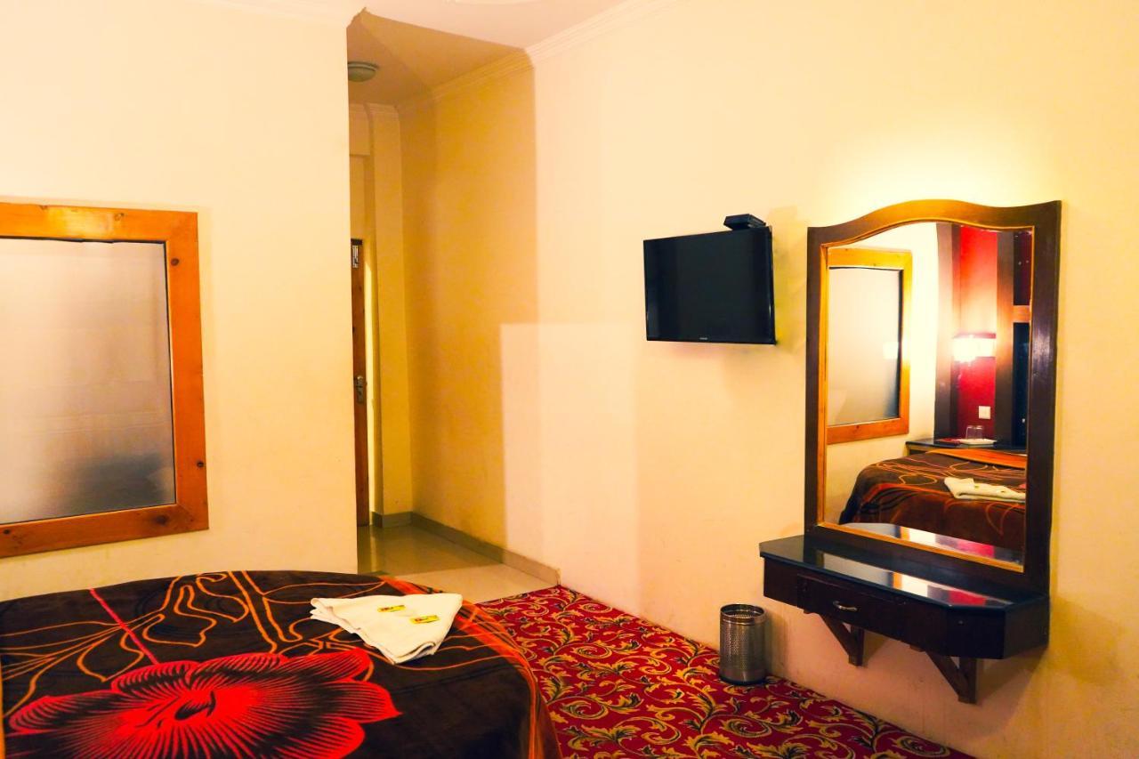 Hotel Akash Regency Manāli エクステリア 写真