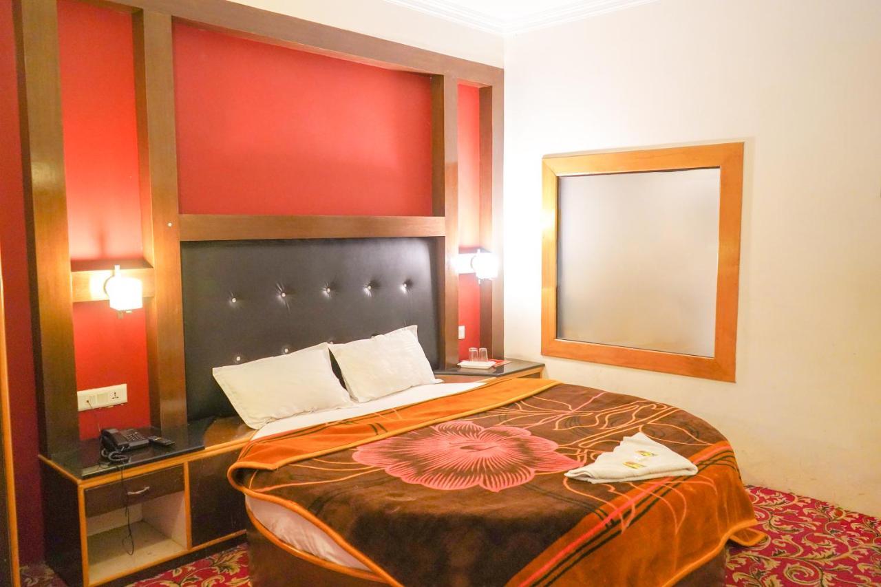 Hotel Akash Regency Manāli エクステリア 写真