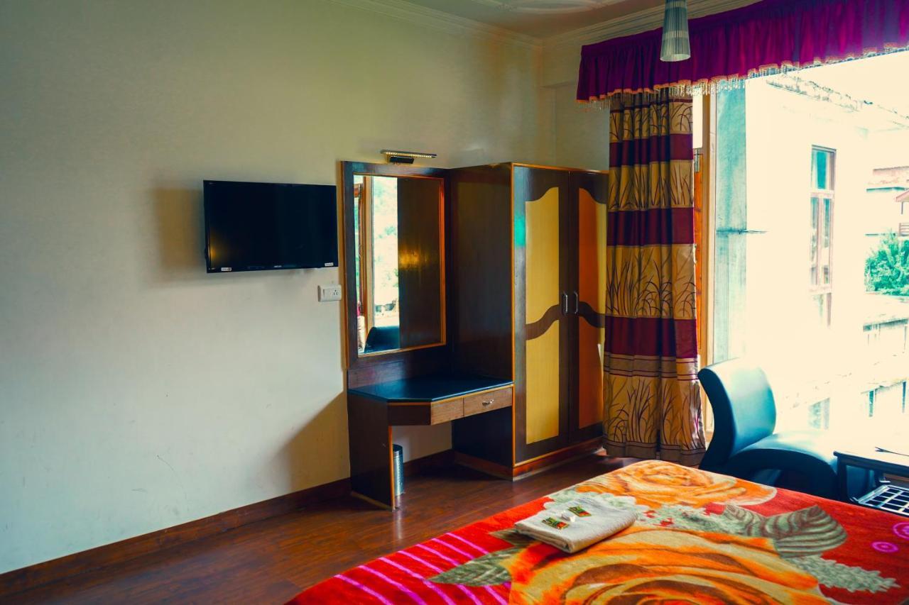 Hotel Akash Regency Manāli エクステリア 写真